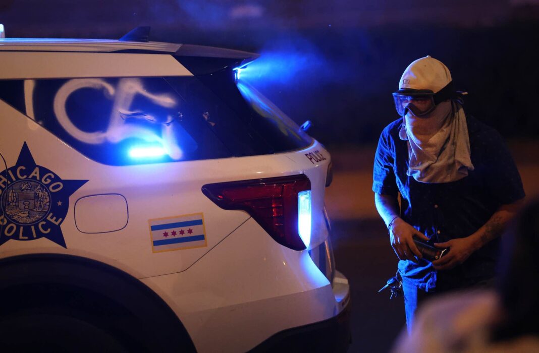 Chicago against ICE: “La migra, la policía, la misma porquería” : Report-back from the Demonstrations of June 10