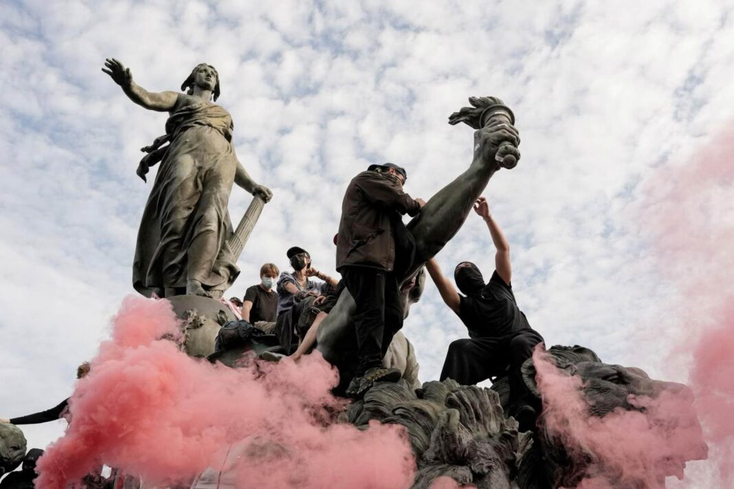 The Student Revolt in France Spreads : Moving Forward with Rage and Solidarity